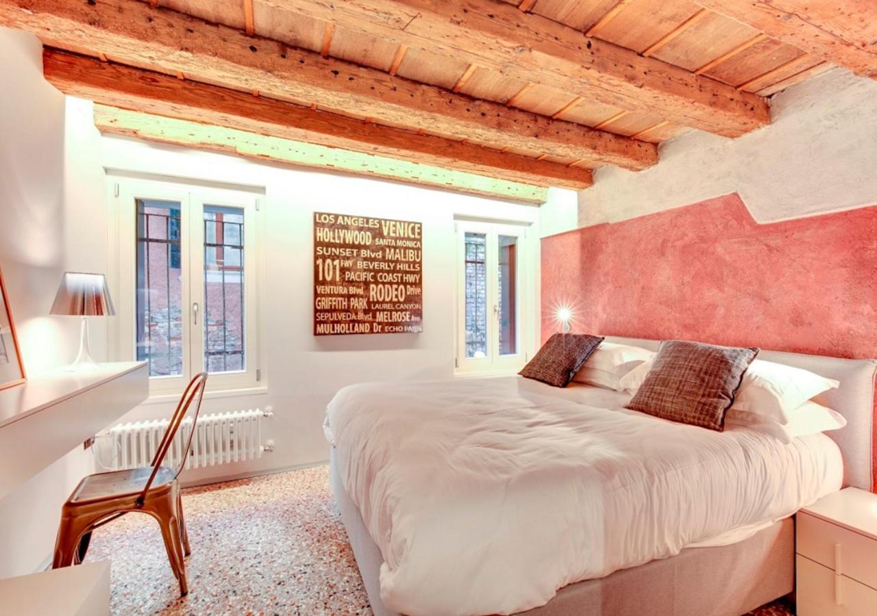Stunning Modern In The Heart Of Appartamento *