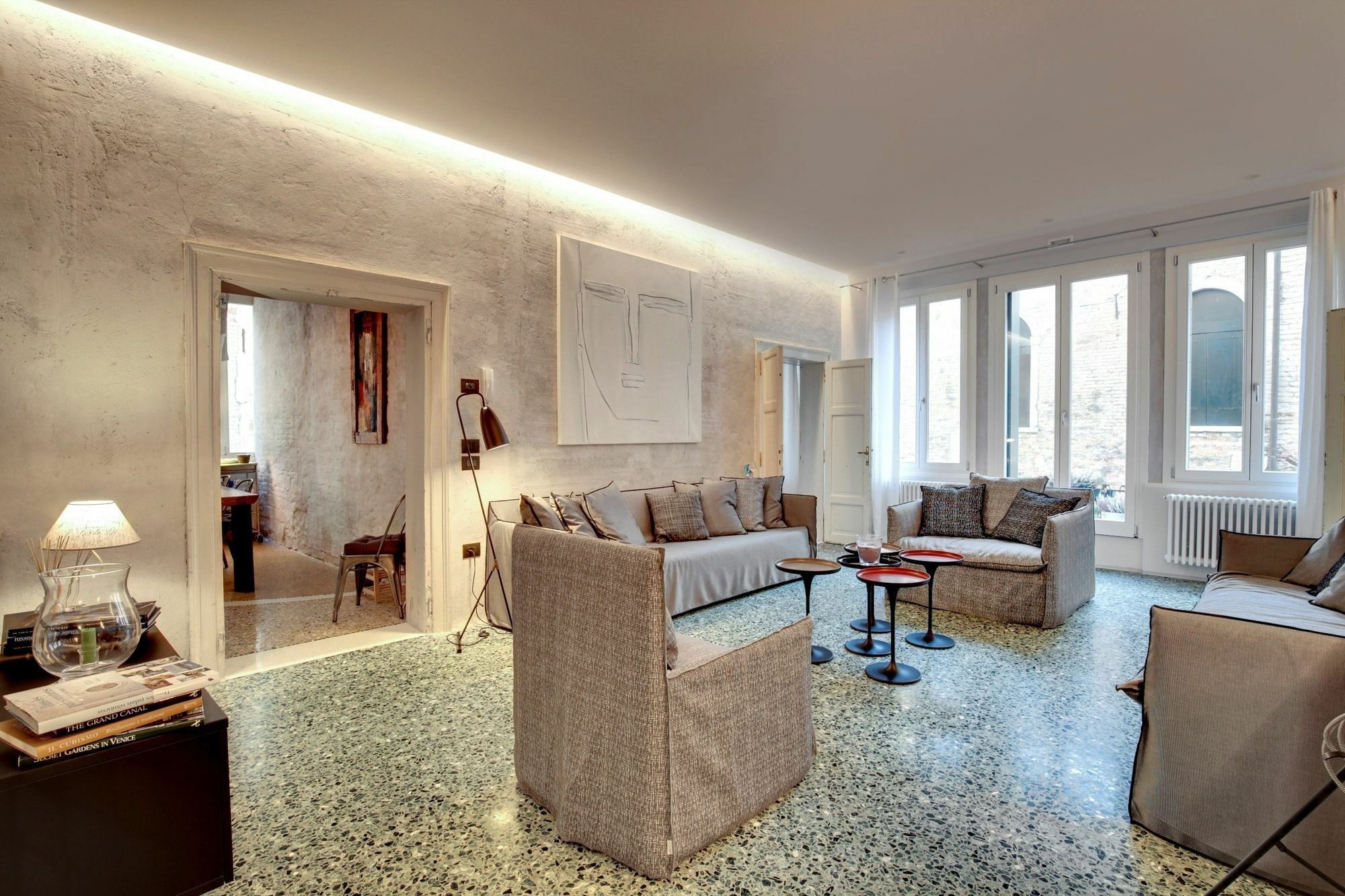 Stunning Modern In The Heart Of Appartamento